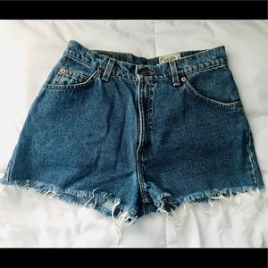 Levi’s cut off shorts